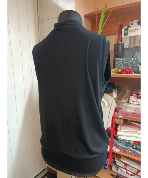 Tunika Alma - czarna z lejącym dekoltem typu woda